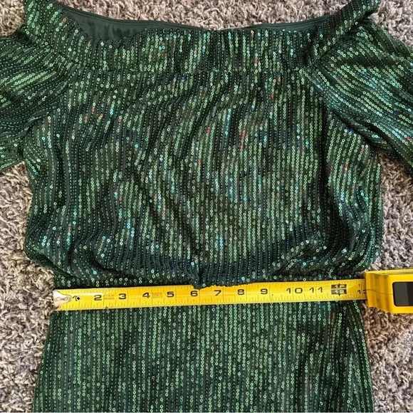 "Emerald Elegance: Scoop Neck Sequin Dress" - Picture 3 of 8